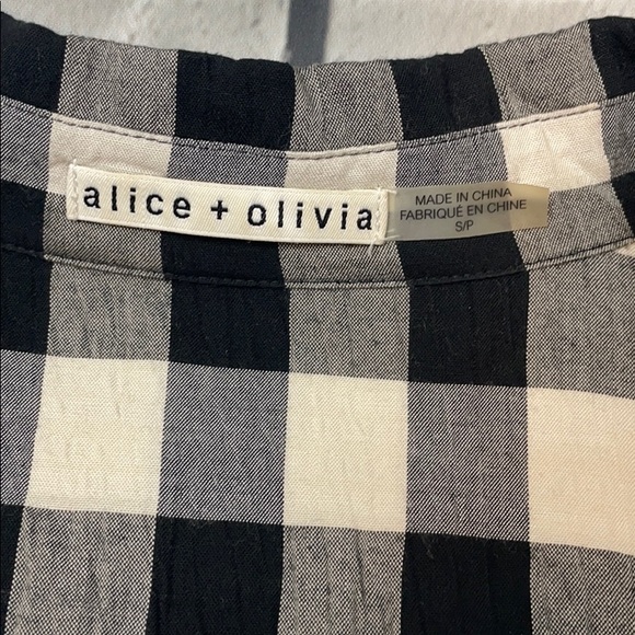 Alice + Olivia button down cuffed sleeves (Size S) - Picture 4 of 5